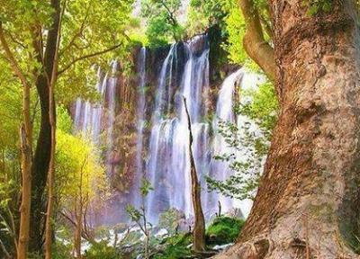 آبشار زرد لیمه یکی از زیباترین جاذبه های طبیعی شهرکرد است