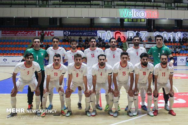 توقف تیم ملی فوتسال ایران مقابل ژاپن توقف تیم ملی فوتسال ایران مقابل ژاپن