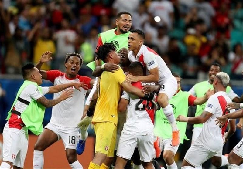 کوپا آمه ریکا 2019، پنالتی هدر رفته سوارس اولین شگفتی جام را رقم زد، پرو رقیب شیلی در نیمه نهایی شد