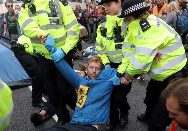 بازداشت بیش از 300 فعال مدنی در انگلیس
