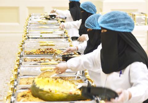 تلاش برای کاهش دورریز غذا در عربستان: از تغییر شکل بشقاب ها تا ترویج رژیم لاغری