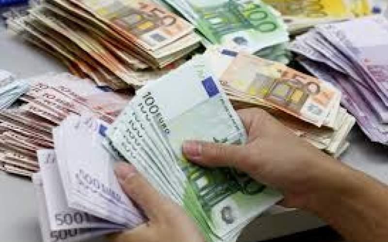 ثبات قیمت دلار و یورو در صرافی های بانکی