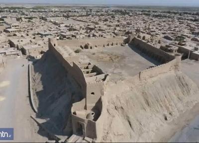 مرمت و سامان دهی قلعه تاریخی مروست در یزد شروع می گردد