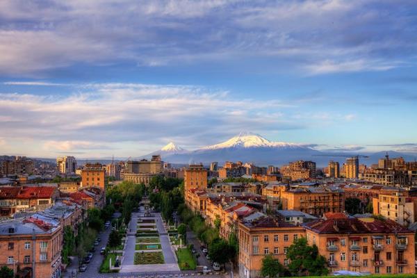 تور ارمنستان ارزان: برترین زمان سفر به ایروان؛ یادبود معماری دوران شوروی در ارمنستان